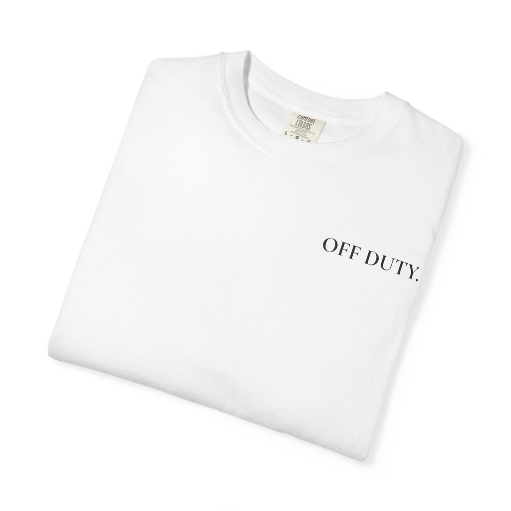 Camiseta Feminina "OFF DUTY" - T-shirt Minimalista de Fuga do Escritório