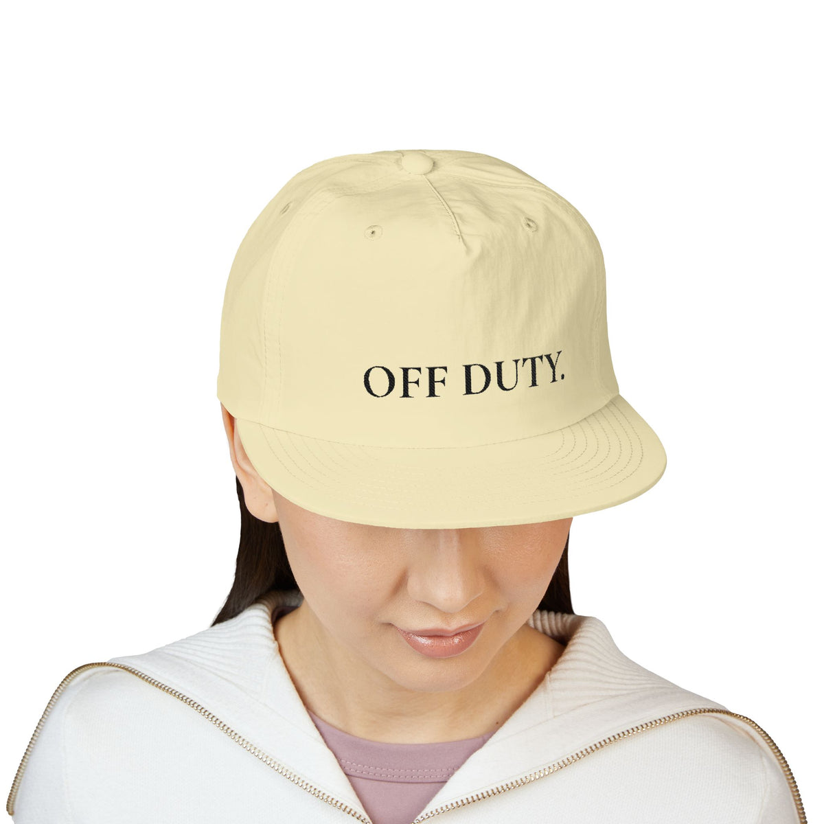 Gorra de surf Off Duty, estilo dad hat relajado en color blanco con bordado para playa y vacaciones