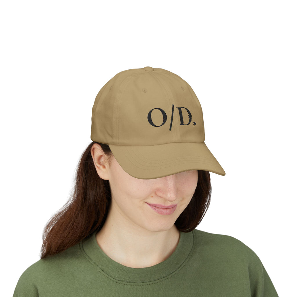 ロゴ ダッドキャップ "O/D." 刺繍入りリラックスベースボールキャップ