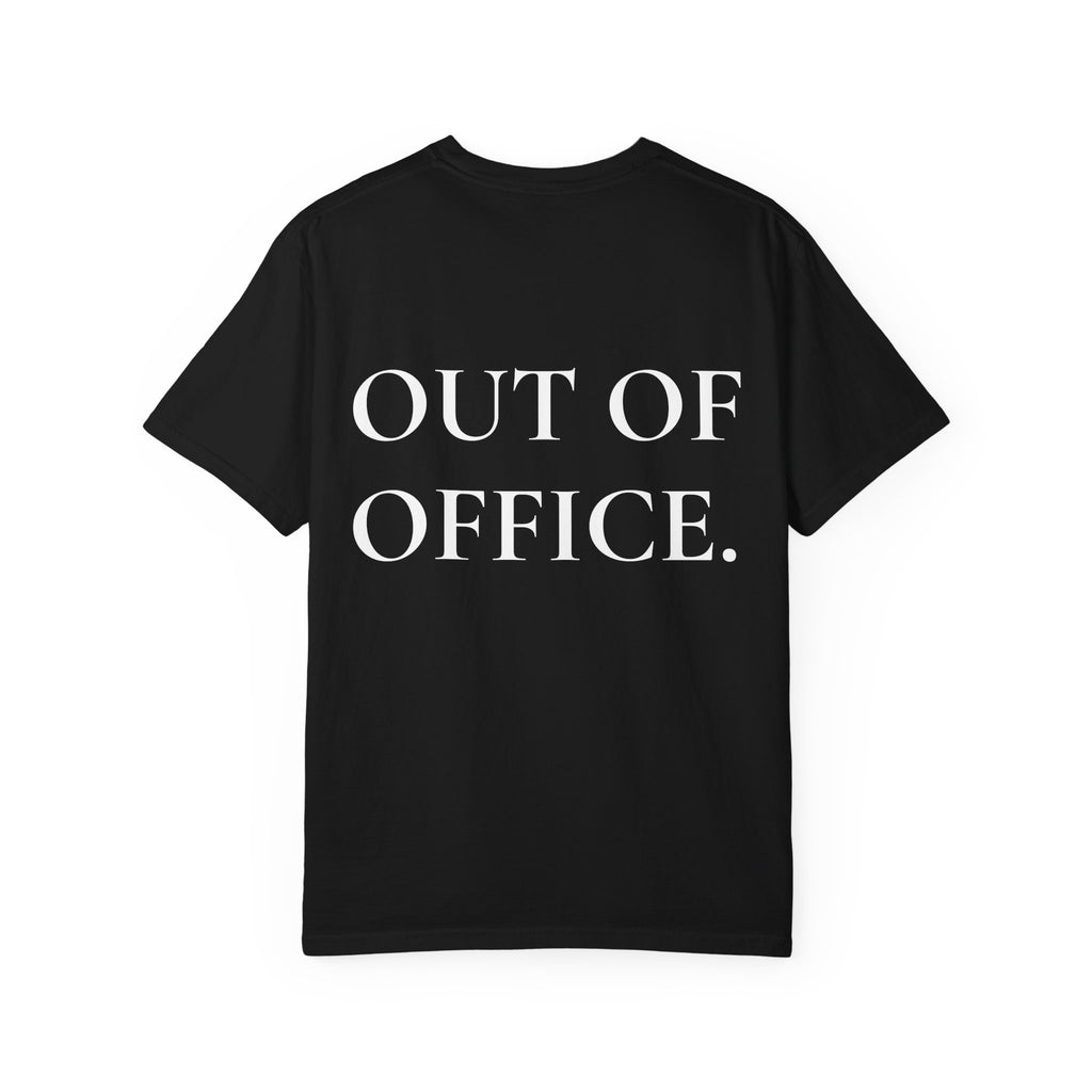 Camiseta Feminina "OFF DUTY" - T-shirt Minimalista de Fuga do Escritório