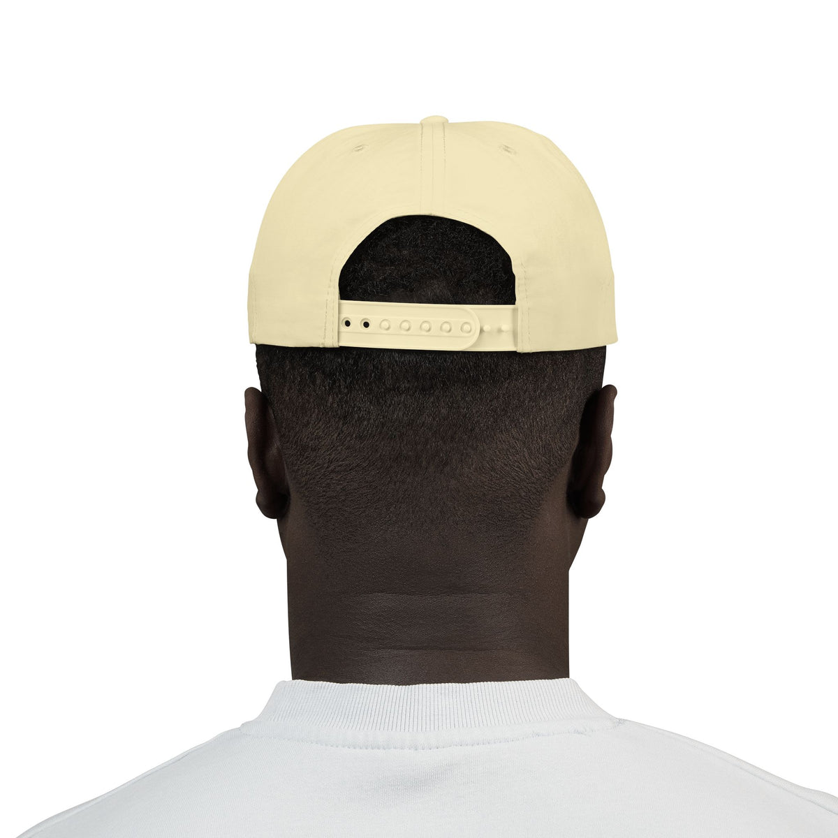 Gorra de surf Off Duty, estilo dad hat relajado en color blanco con bordado para playa y vacaciones