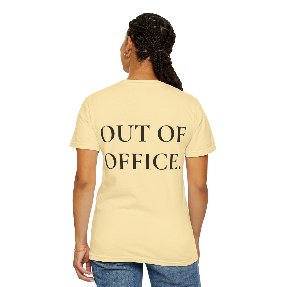 Camiseta Feminina "OFF DUTY" - T-shirt Minimalista de Fuga do Escritório