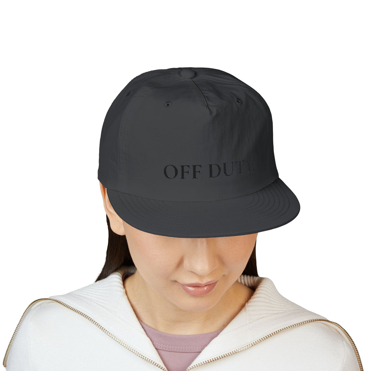 Gorra de surf Off Duty, estilo dad hat relajado en color blanco con bordado para playa y vacaciones