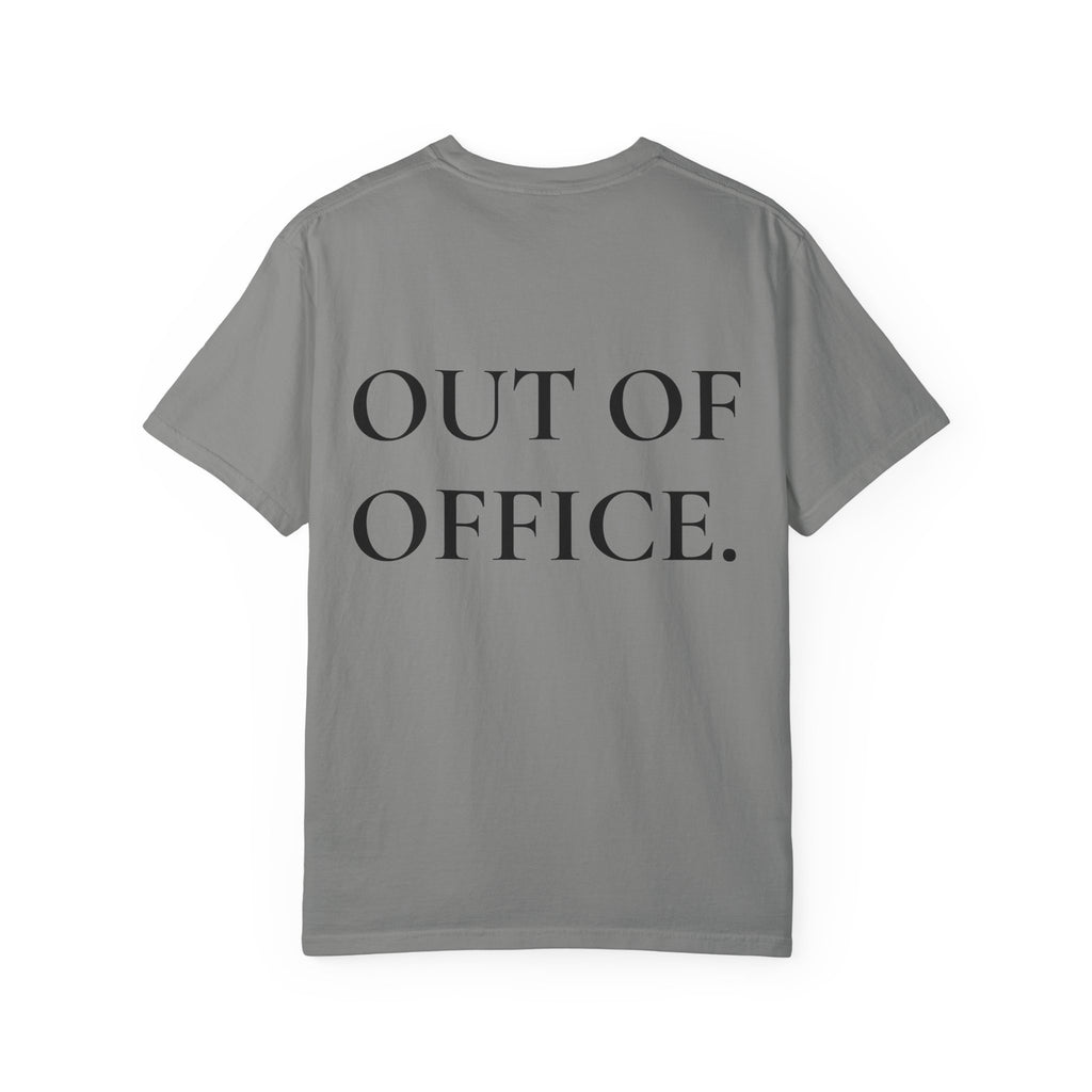 Camiseta Feminina "OFF DUTY" - T-shirt Minimalista de Fuga do Escritório